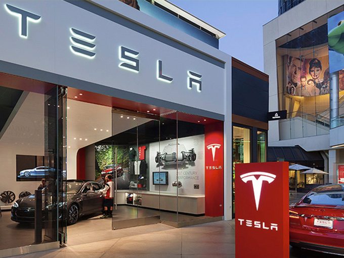 © Tesla